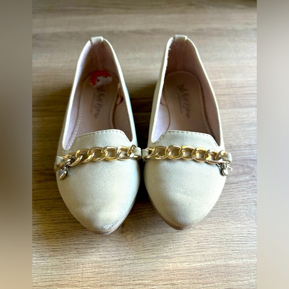 Girls shoes